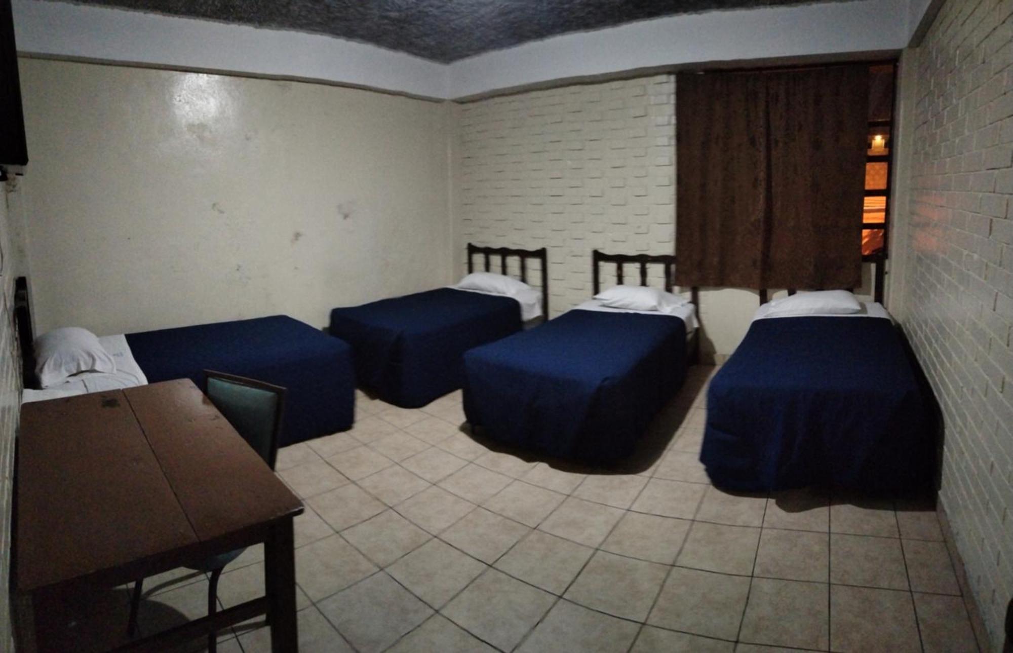 Habitación Triple Económica con baño compartido