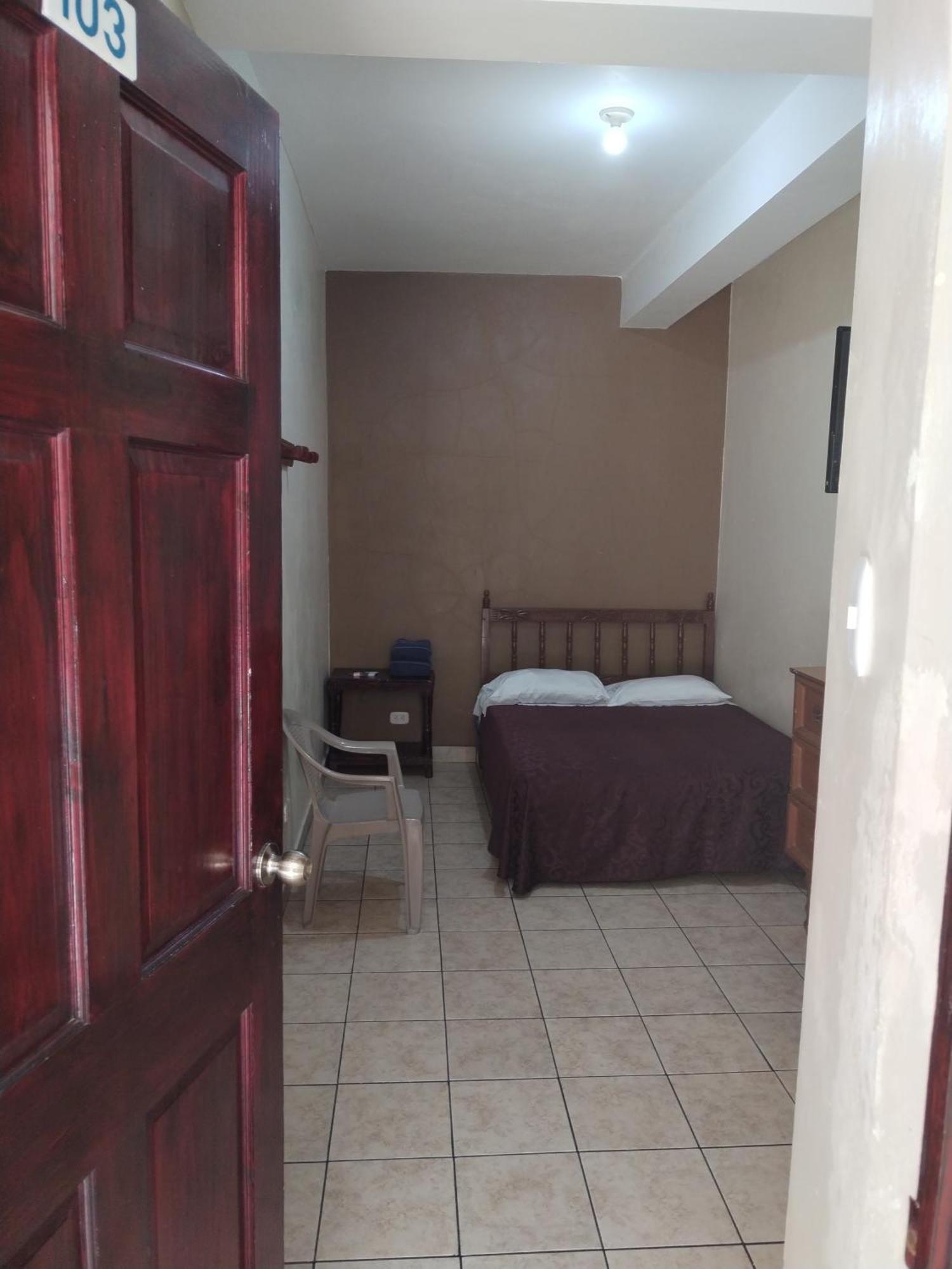Habitación Individual Estándar con baño compartido